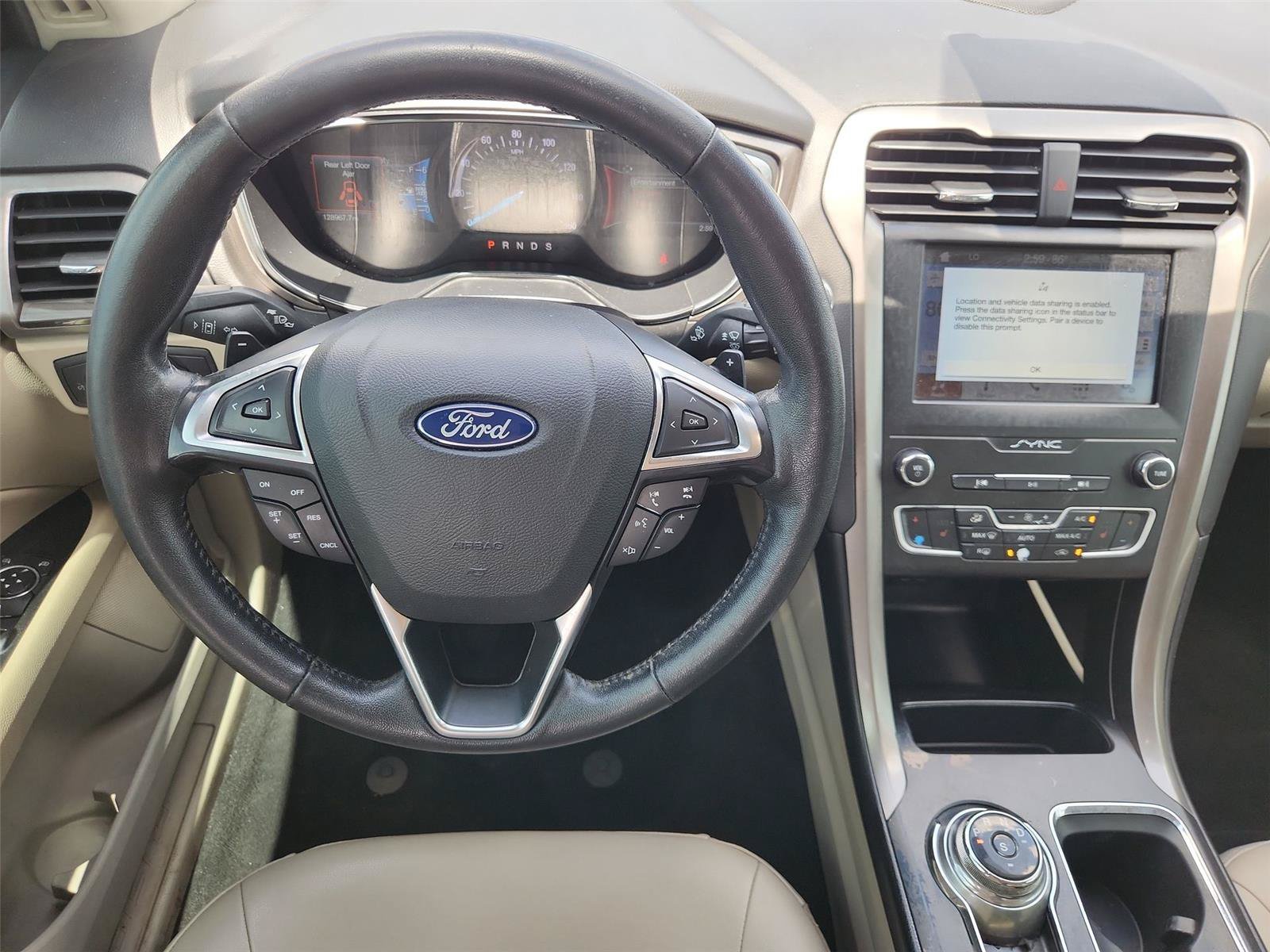 Used 2019 Ford Fusion SEL FWD image 11