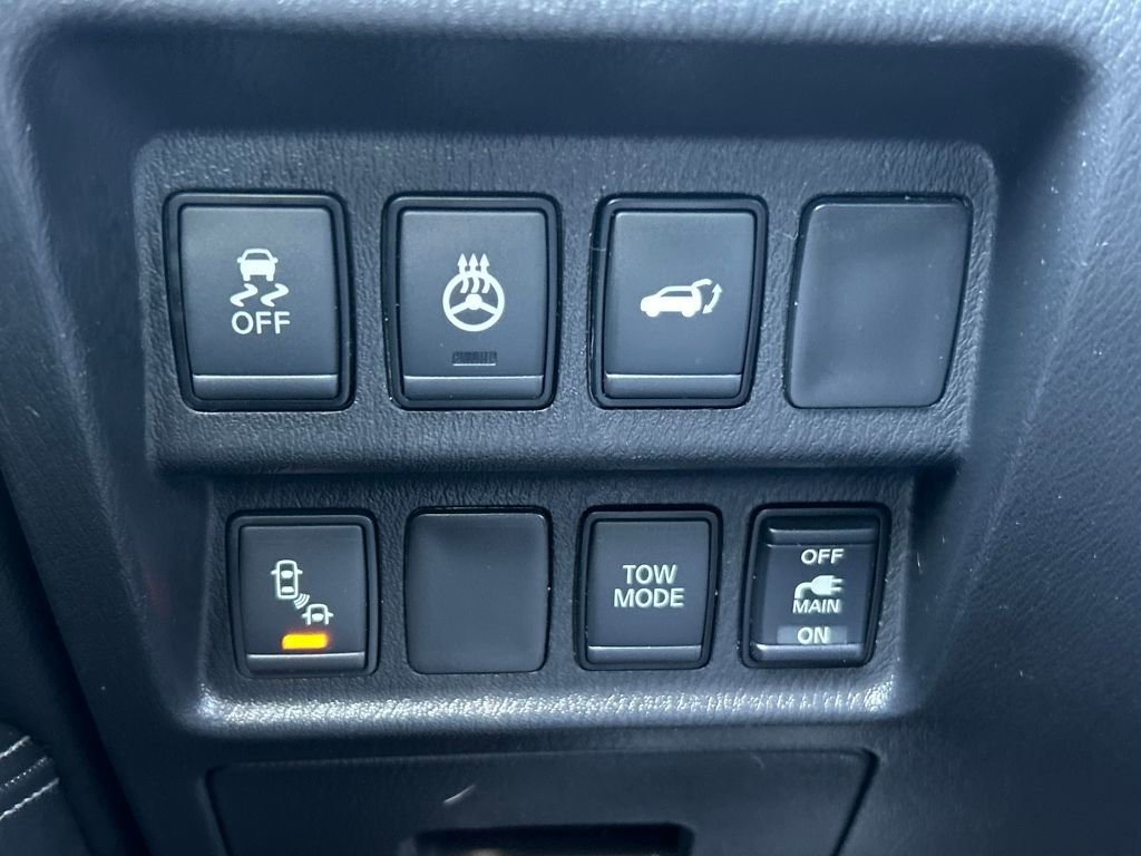 Used 2020 Nissan Pathfinder Platinum image 13