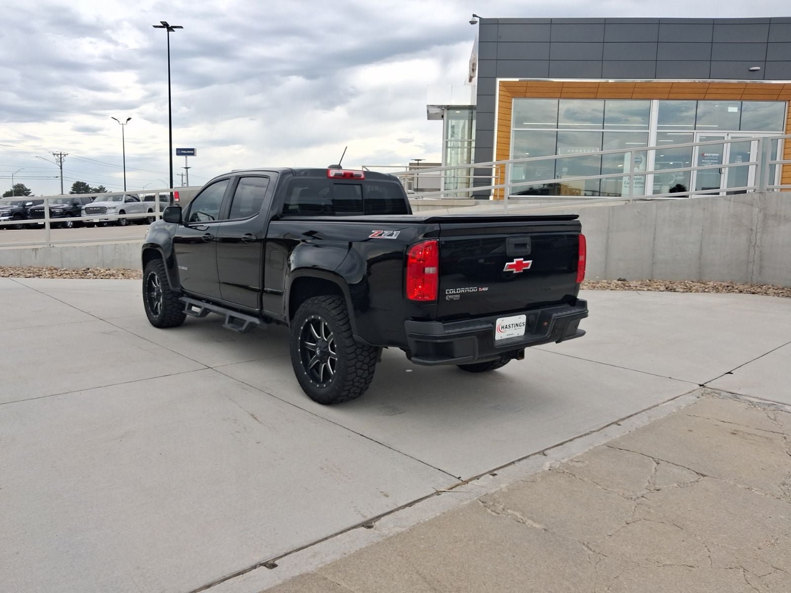 Used 2020 Chevrolet Colorado Z71 AWD/4WD image 3