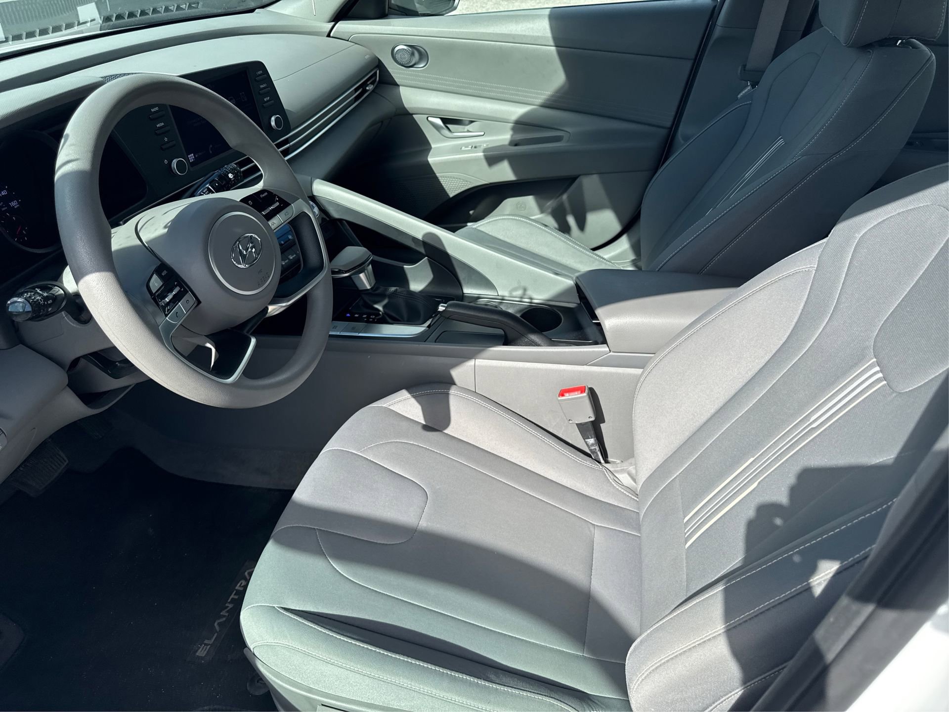 Used 2023 Hyundai Elantra SEL w/ Cargo Package image 11