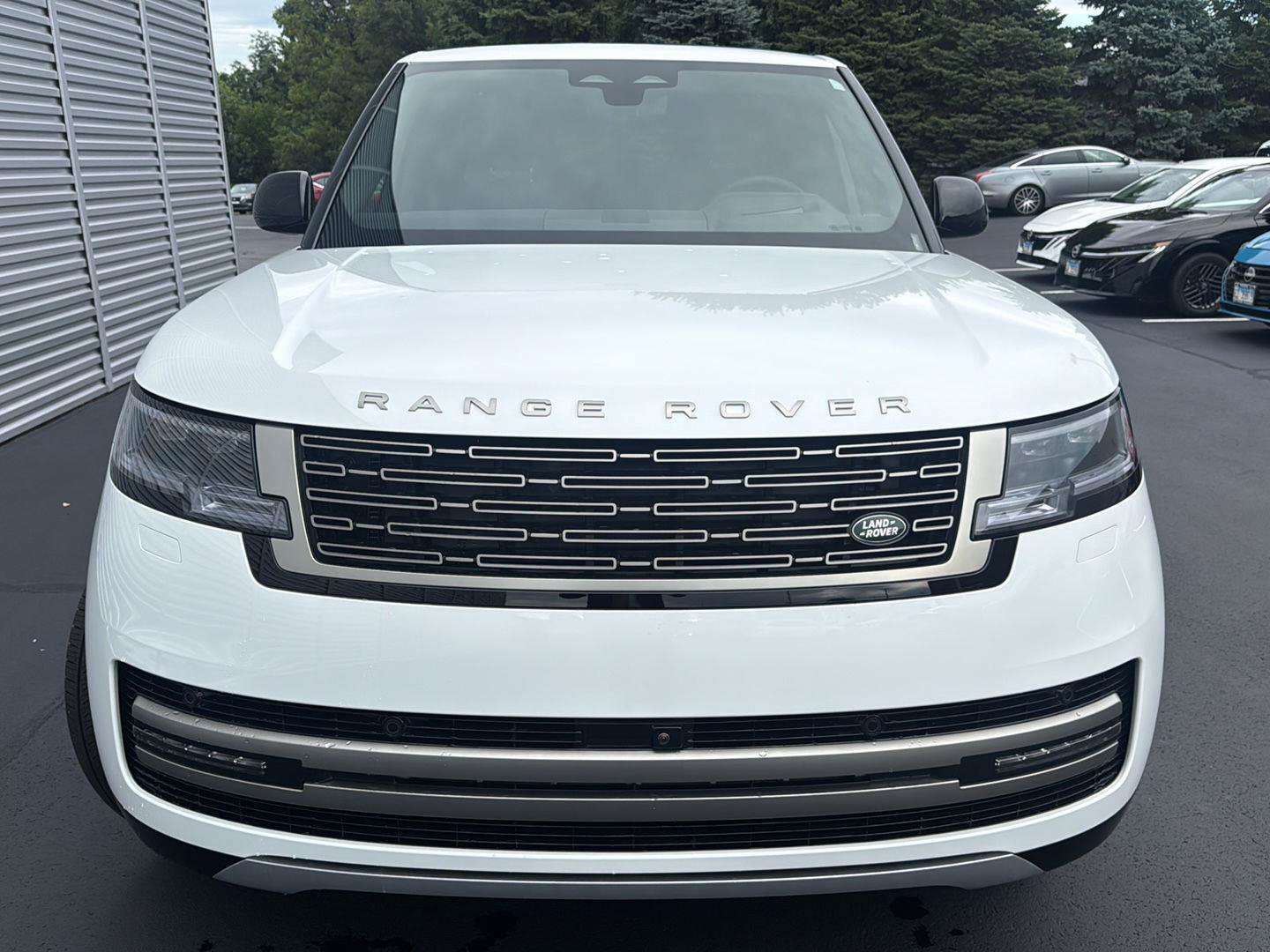 New 2027 Land Rover Range Rover Long Wheelbase SE AWD/4WD image 7