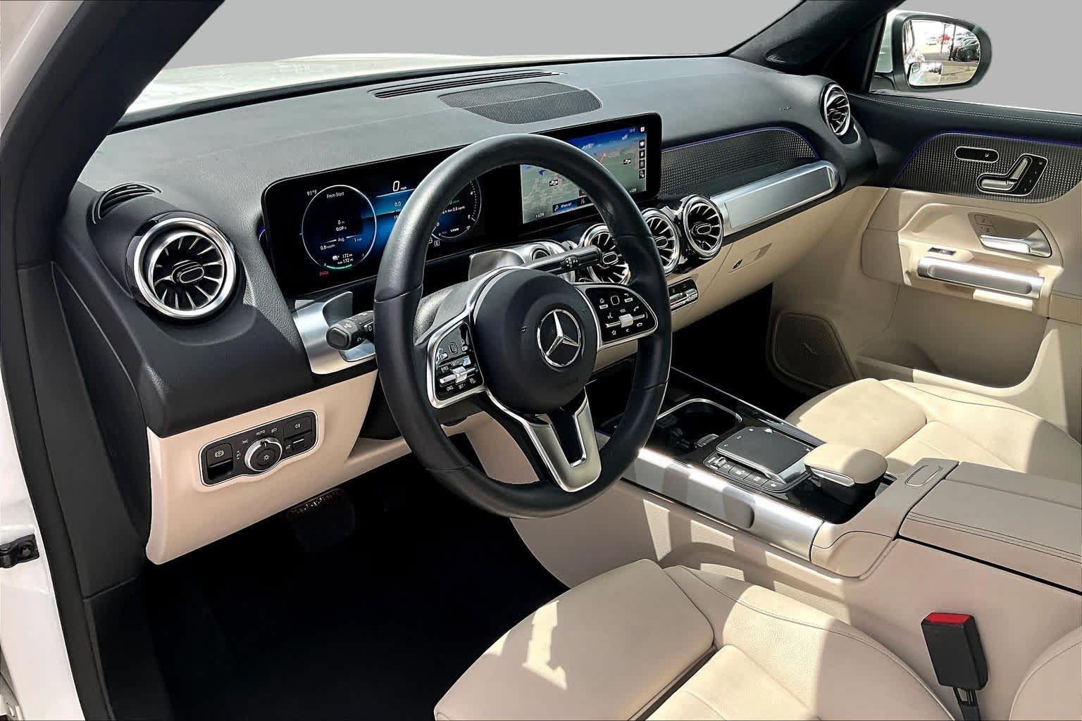 Certified 2023 Mercedes-Benz EQB 300 4MATIC w/ Exclusive Package image 17
