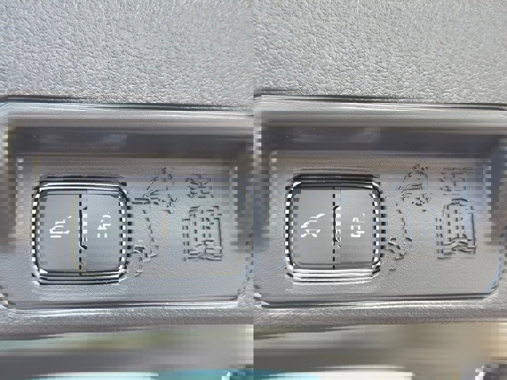 New 2026 Ford Explorer ST-Line w/ ST-Line Street Pack image 25