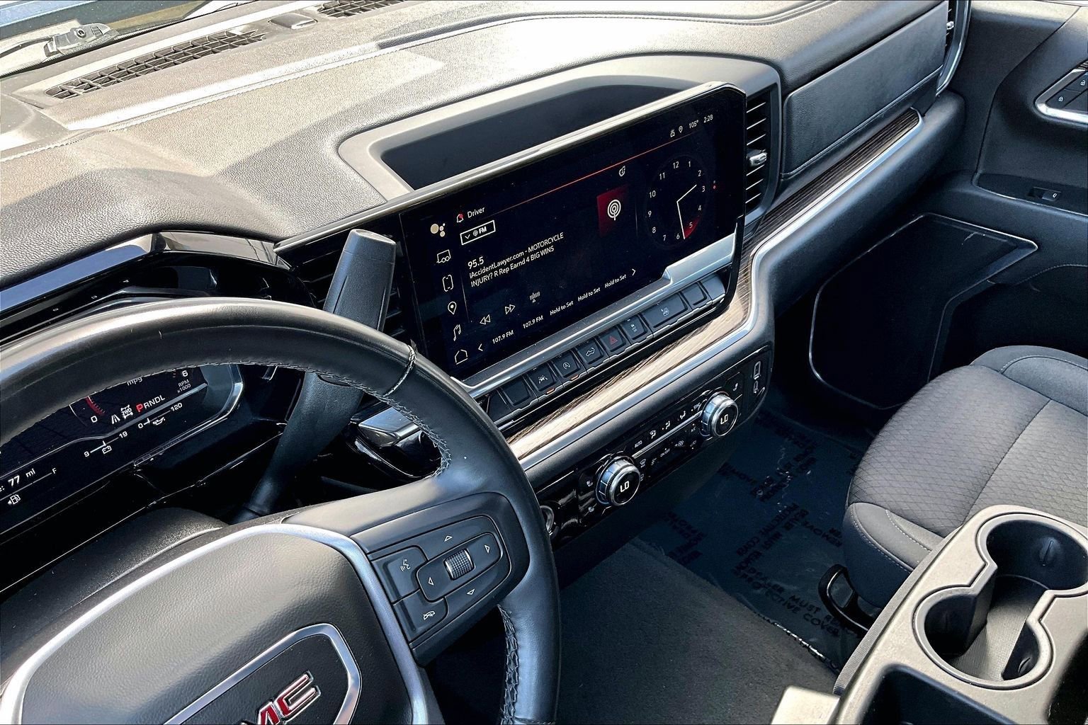 Used 2024 GMC Sierra 1500 SLE image 32