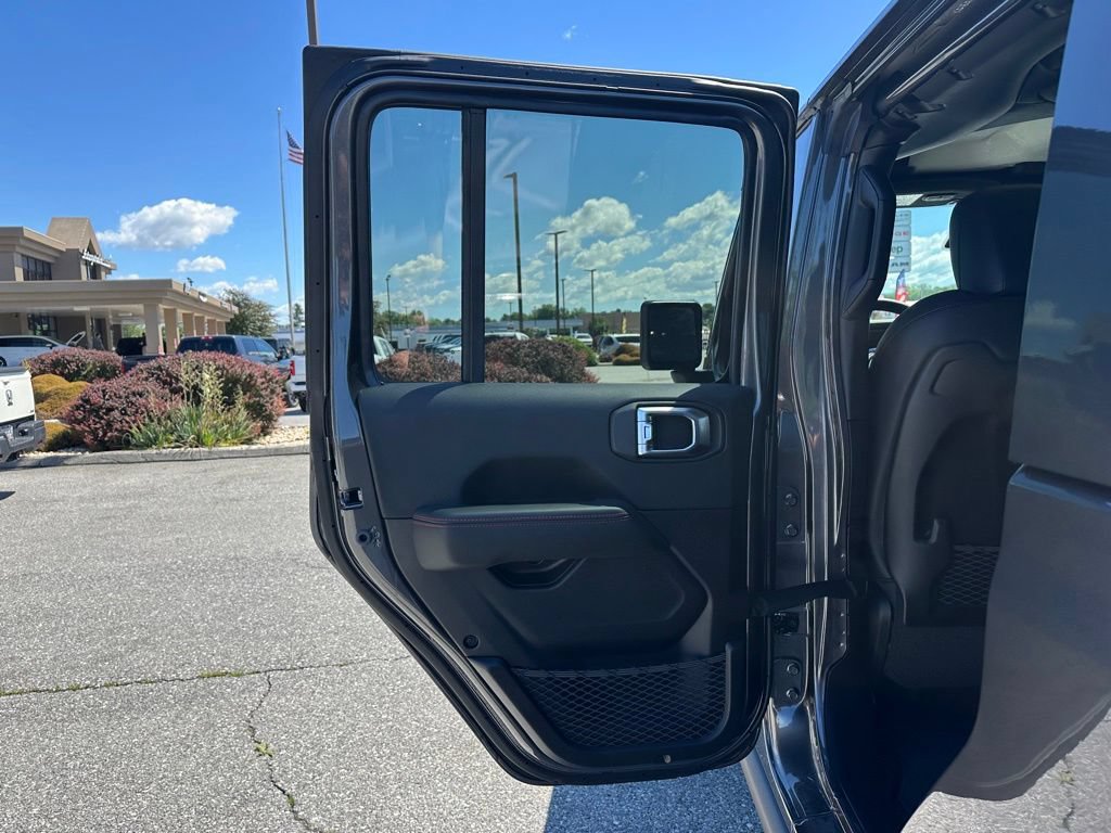 New 2026 Jeep Gladiator Rubicon w/ Safety Group AWD/4WD image 9