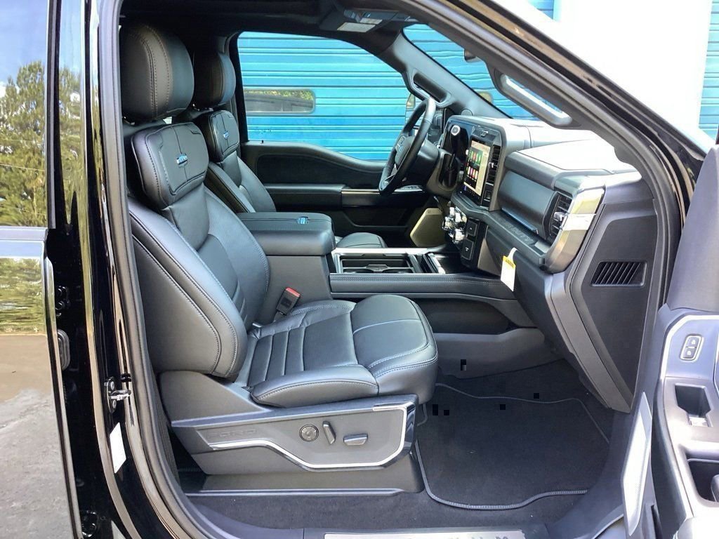 New 2026 Ford F250 Platinum w/ FX4 Off-Road Package image 33