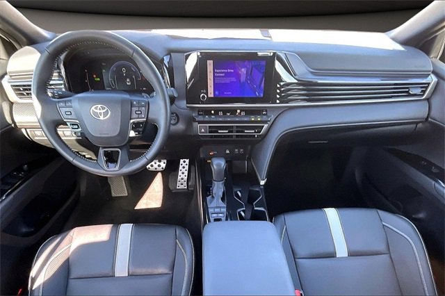 Used 2025 Toyota Camry SE image 14