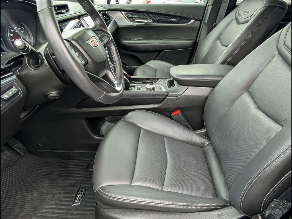 Used 2024 Cadillac XT6 Premium Luxury w/ Technology Package image 10