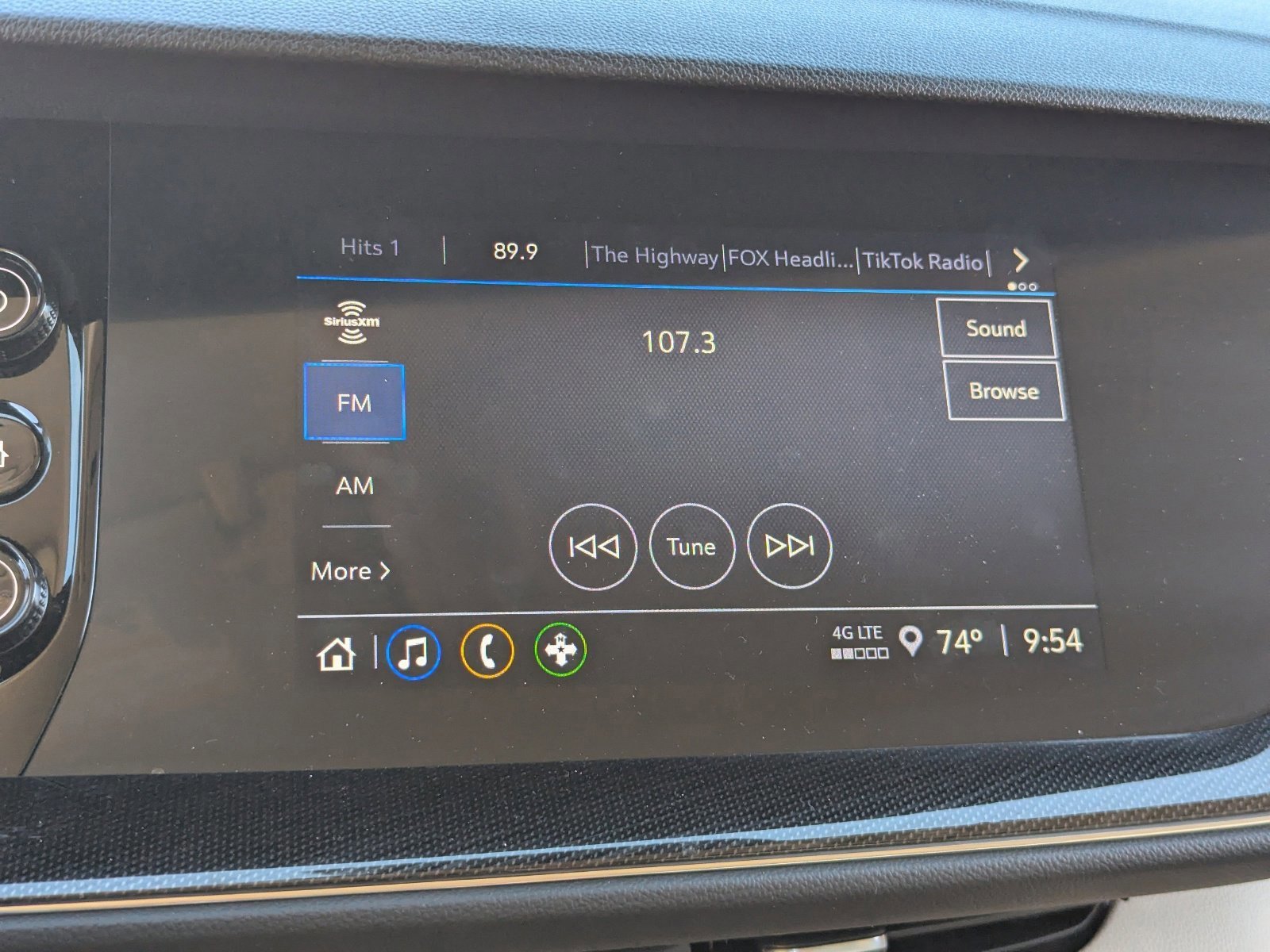 Used 2023 Buick Envision Preferred image 27