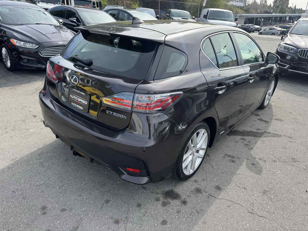 Used 2016 Lexus CT 200h w/ Accessory Package image 6