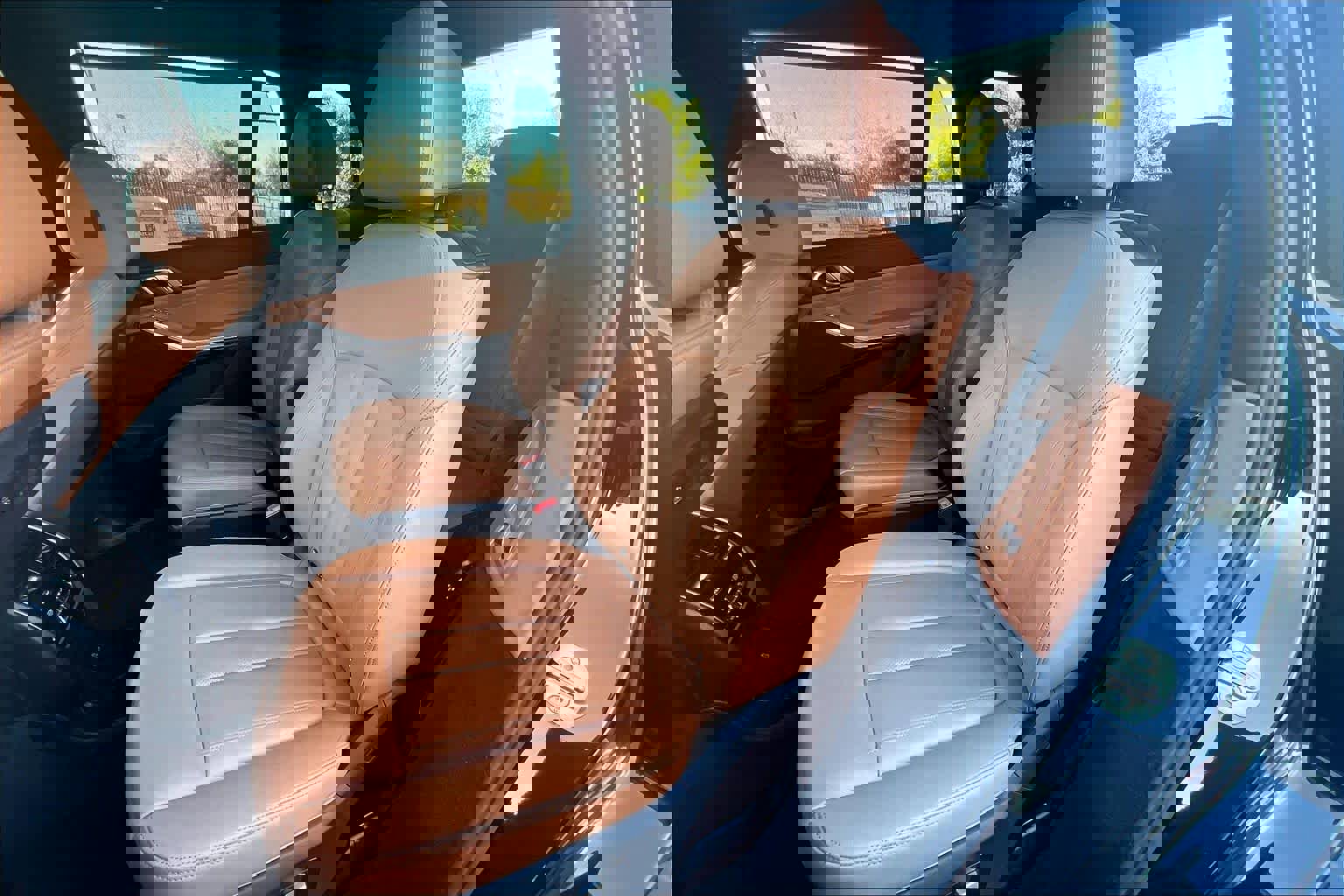 Used 2022 BMW X7 xDrive40i w/ M Sport Package image 29