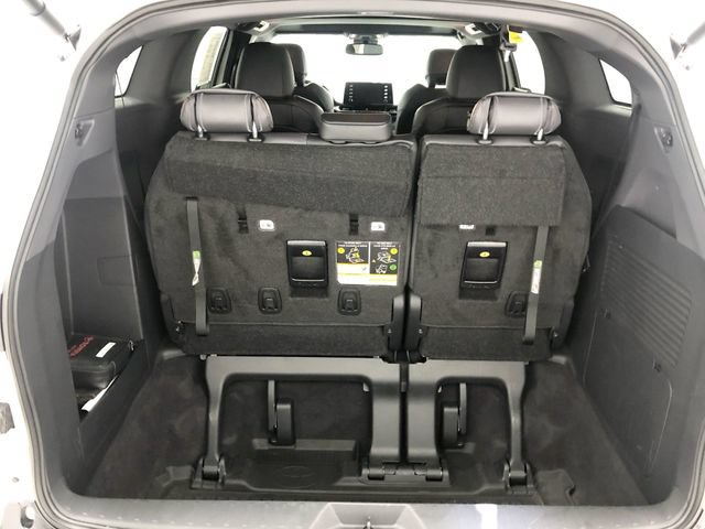Used 2023 Toyota Sienna XSE FWD image 25