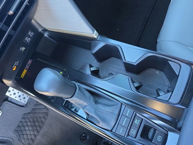 Used 2025 Toyota Camry SE image 24