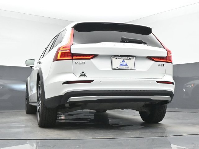 Used 2025 Volvo V60 B5 Cross Country Plus AWD/4WD image 39
