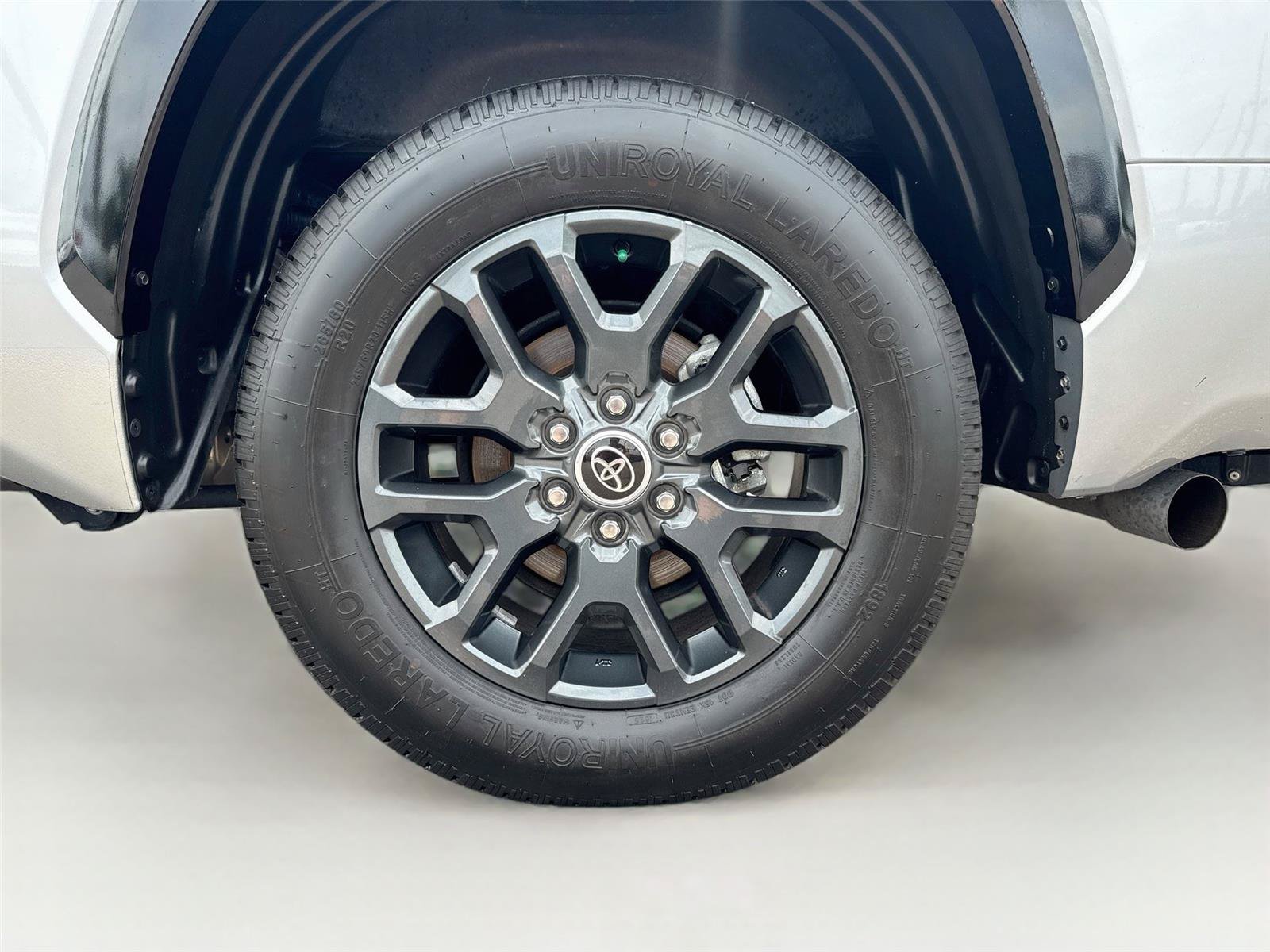 Used 2022 Toyota Tundra Platinum AWD/4WD image 32