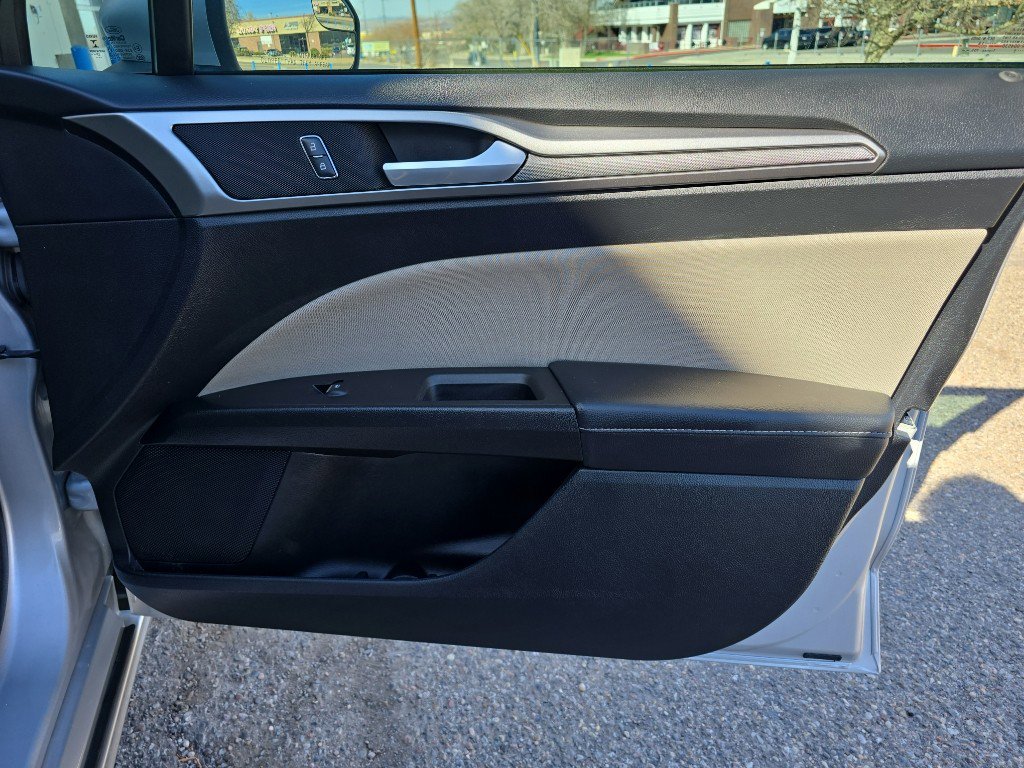 Used 2018 Ford Fusion S FWD image 24