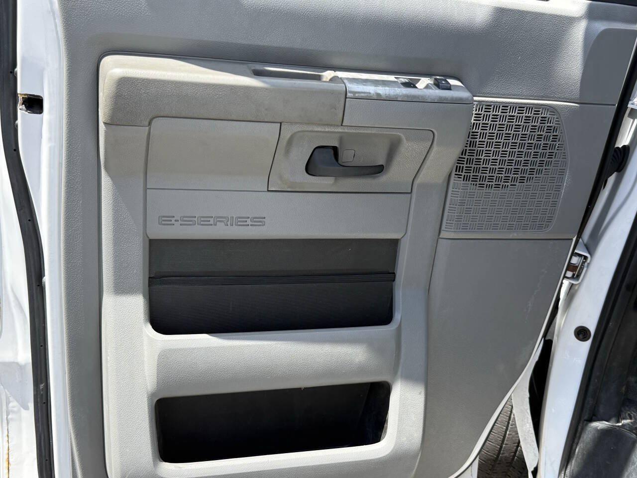 Used 2014 Ford E-250 and Econoline 250 w/ Power Group RWD image 7