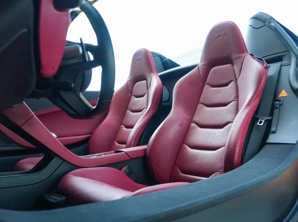 Used 2016 McLaren 650S Spider RWD image 7