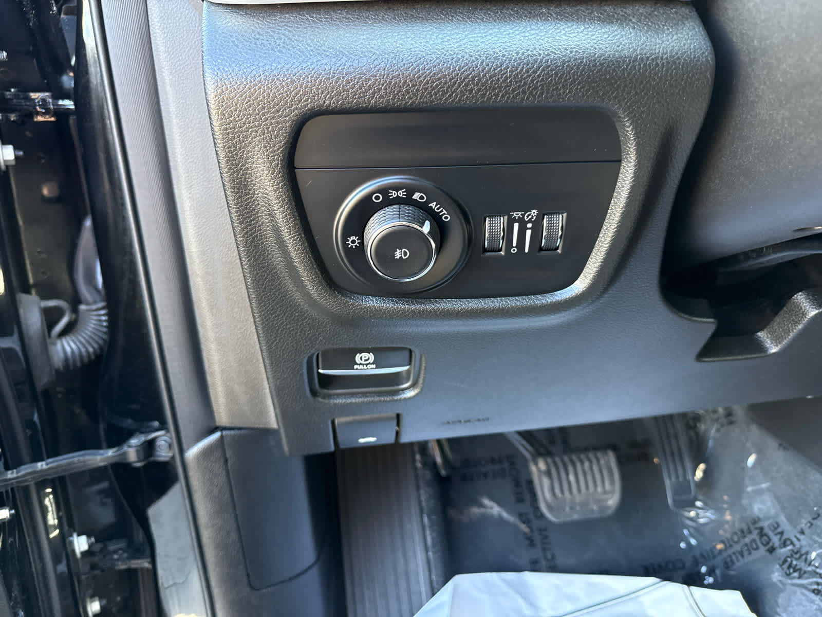Used 2023 Jeep Grand Cherokee L Limited AWD/4WD image 20
