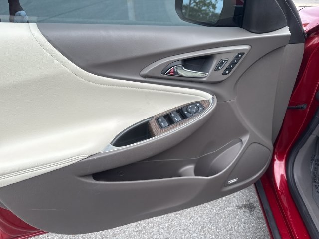 Used 2023 Chevrolet Malibu LT FWD image 9