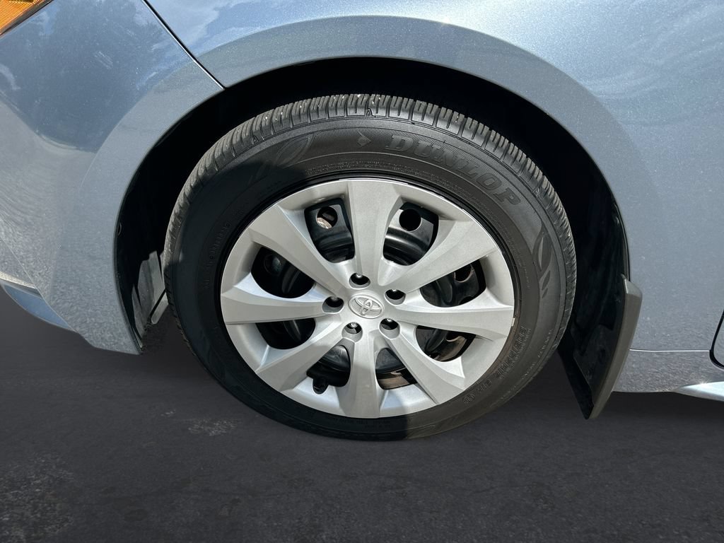 Used 2025 Toyota Corolla LE FWD image 10