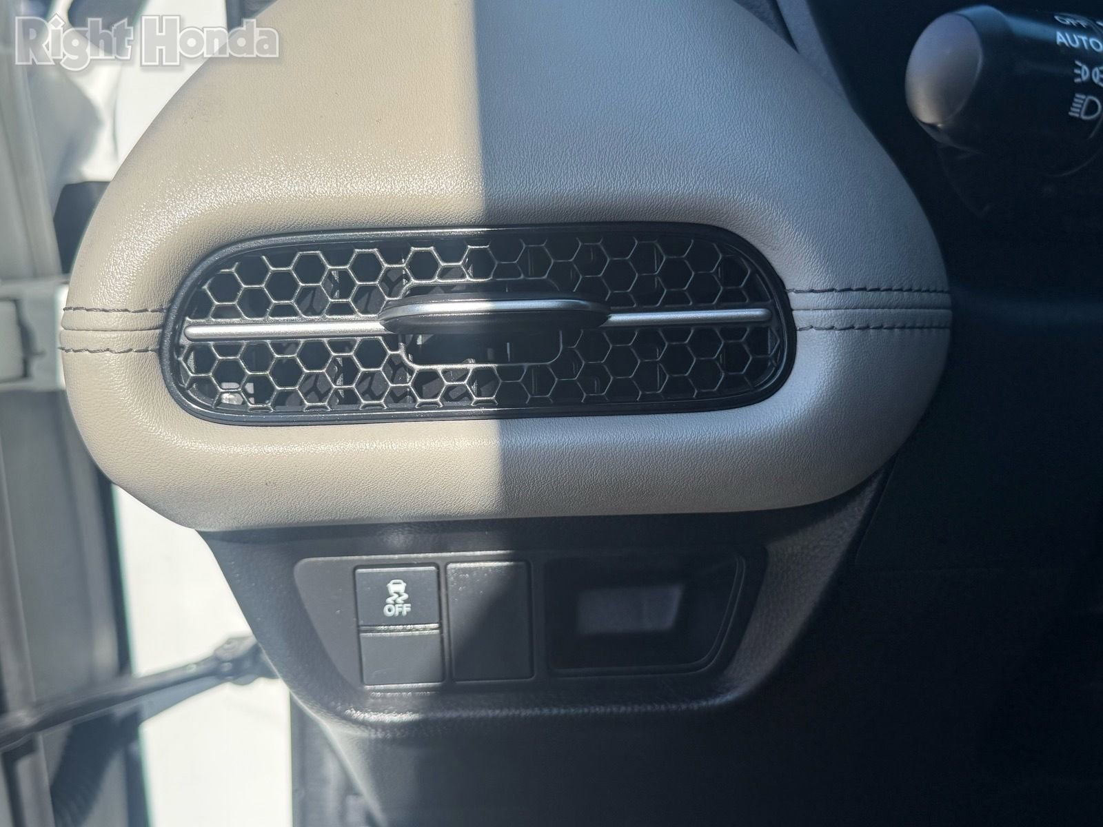 Used 2023 Honda HR-V EX-L image 15