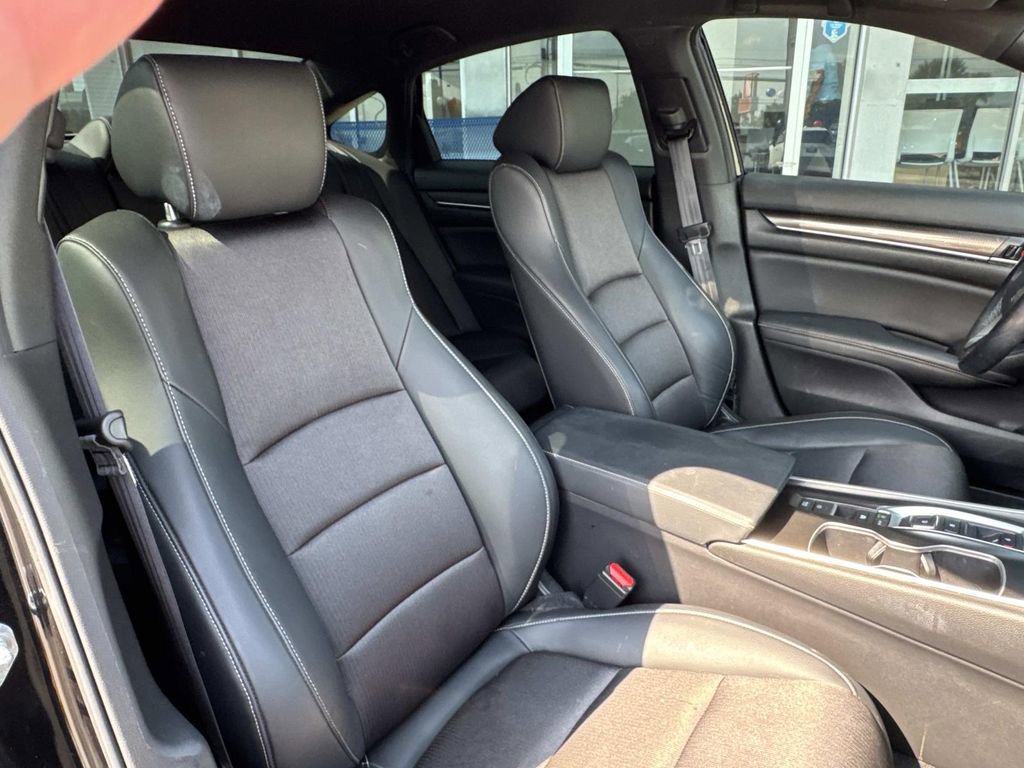 Used 2022 Honda Accord Sport image 11
