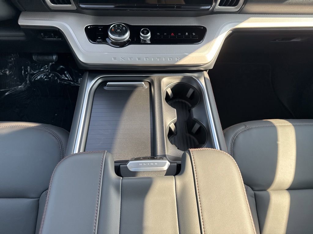 New 2025 Ford Expedition Max Active image 29