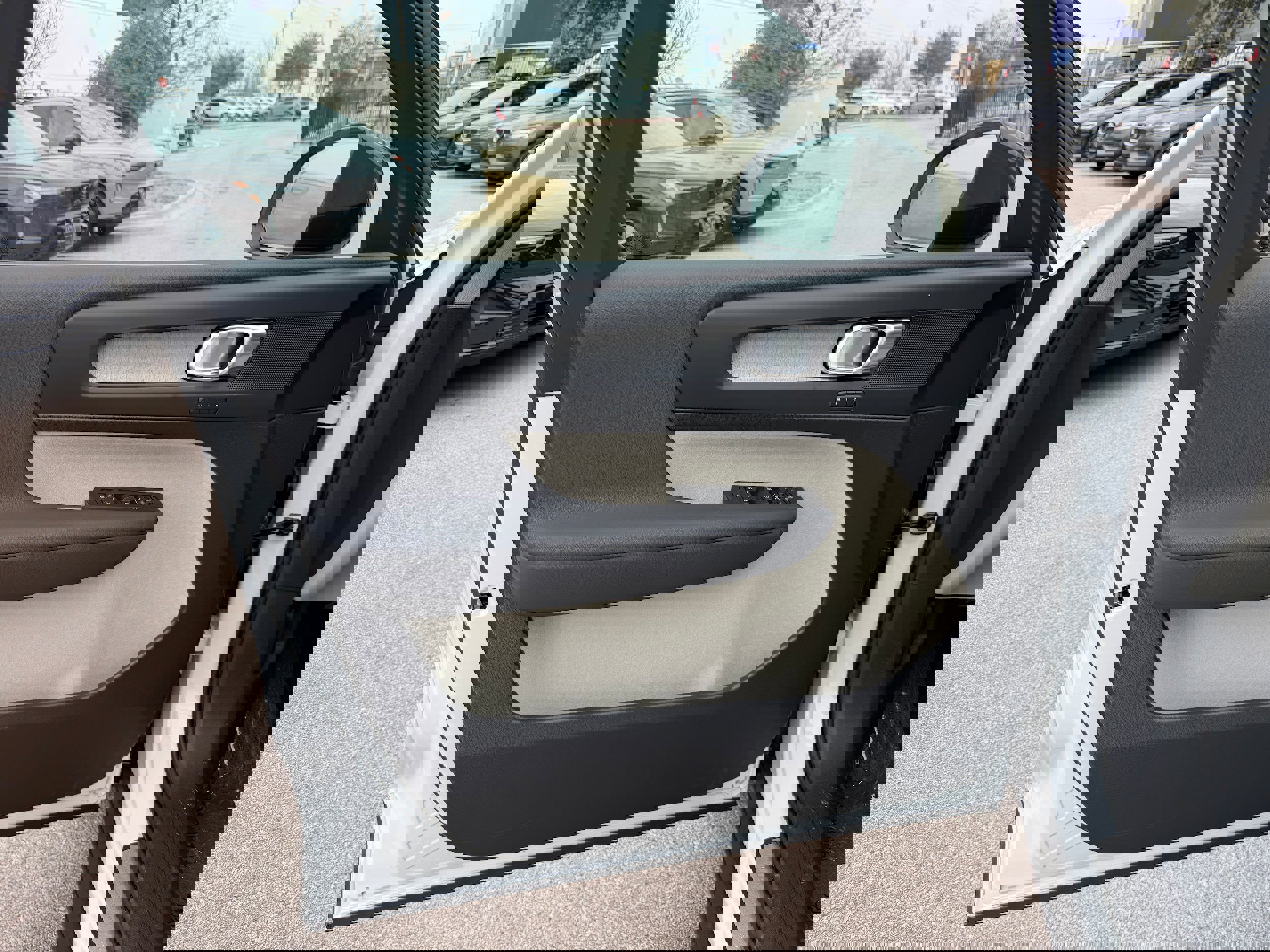 New 2026 Volvo XC40 B4 Plus w/ Protection Package Premier image 16