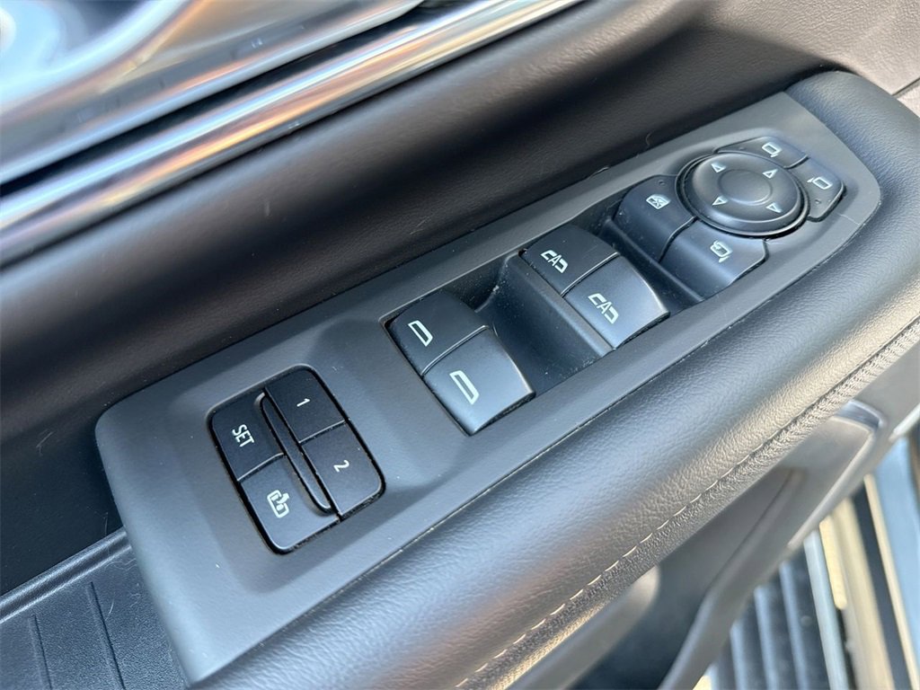 Used 2023 GMC Yukon XL AT4 w/ AT4 Premium Plus Package image 13