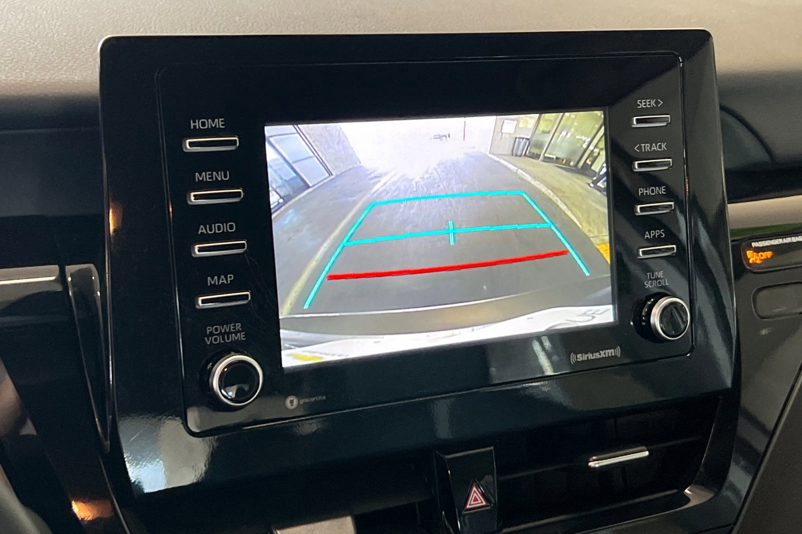 Used 2024 Toyota Camry SE image 18