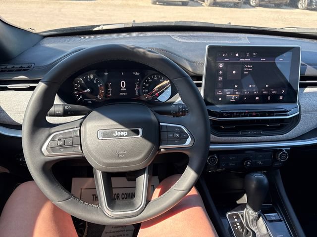 Used 2023 Jeep Compass Latitude AWD/4WD image 10