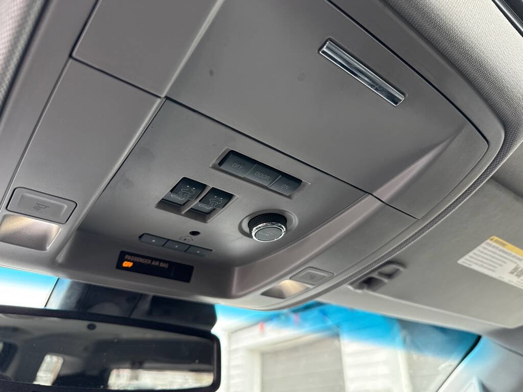 Used 2017 Chevrolet Tahoe LT image 38