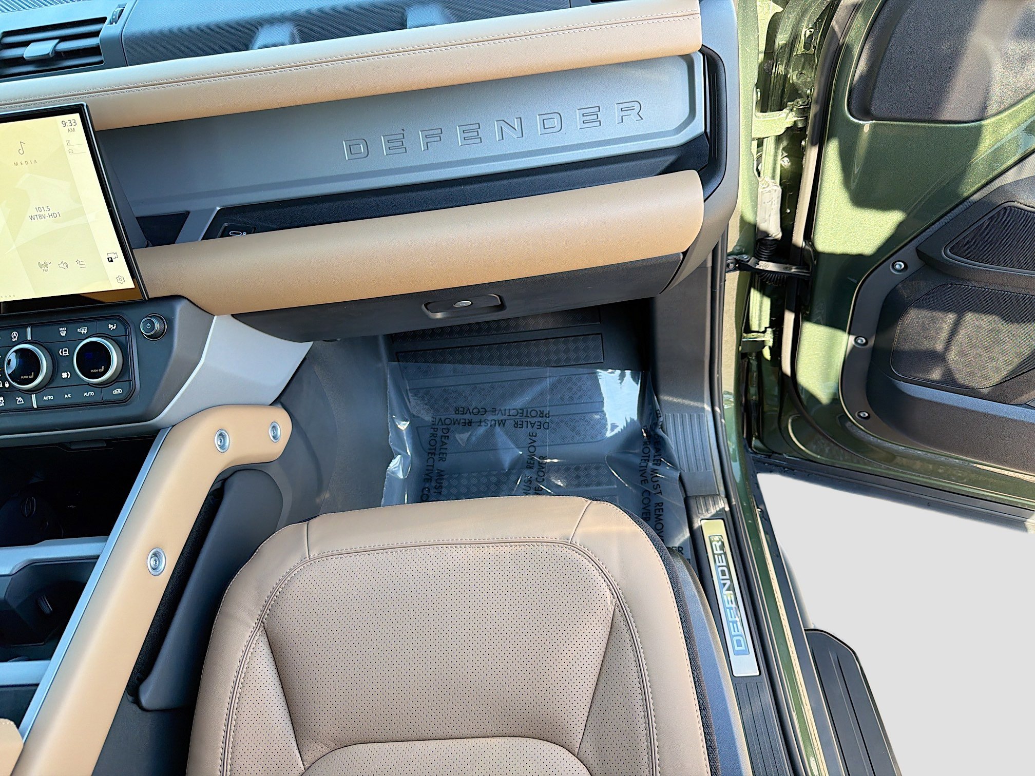 New 2026 Land Rover Defender 110 X AWD/4WD image 18