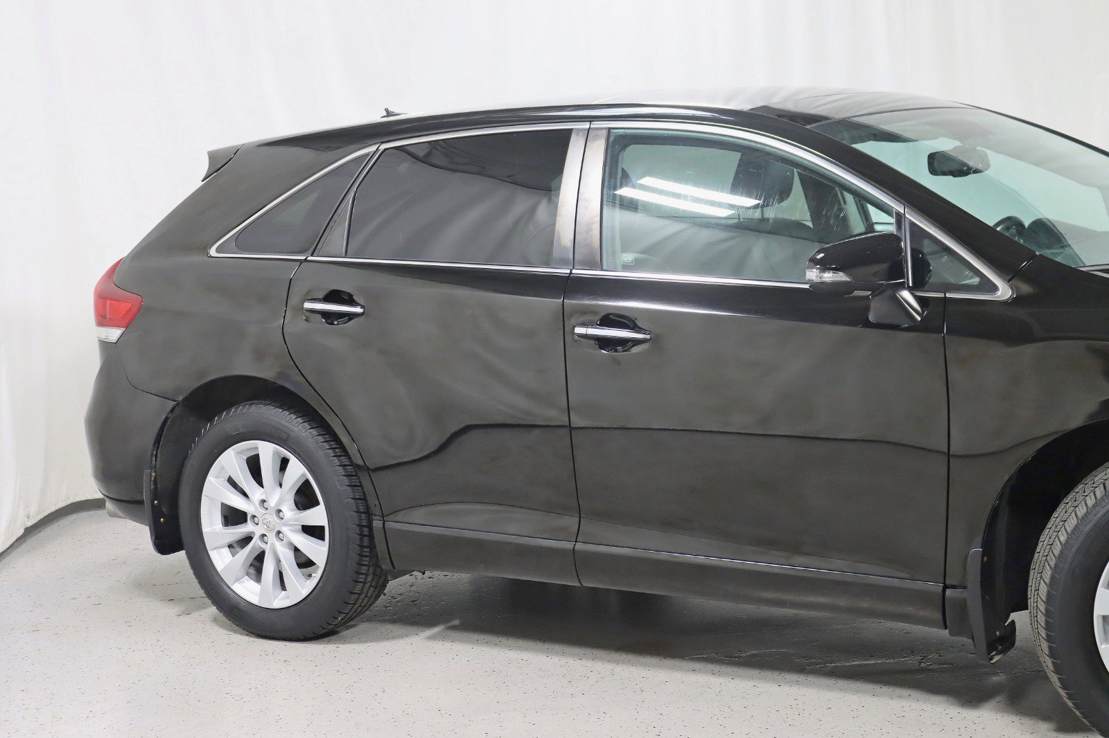 Used 2013 Toyota Venza XLE image 3