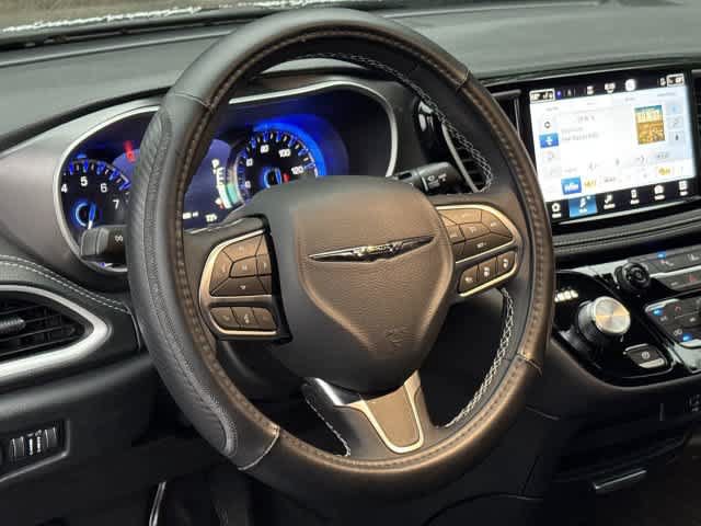 Used 2026 Chrysler Pacifica Select FWD image 20