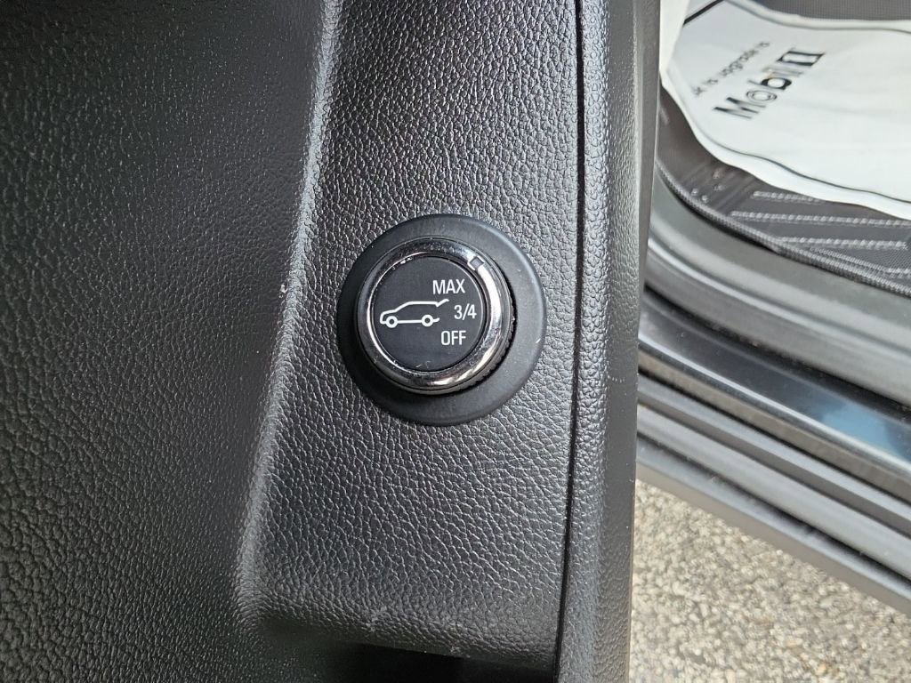 Certified 2024 Chevrolet Traverse LT w/ Midnight/Sport Edition image 23