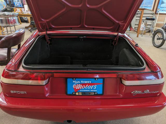 Used 1991 Alfa Romeo Spider image 17