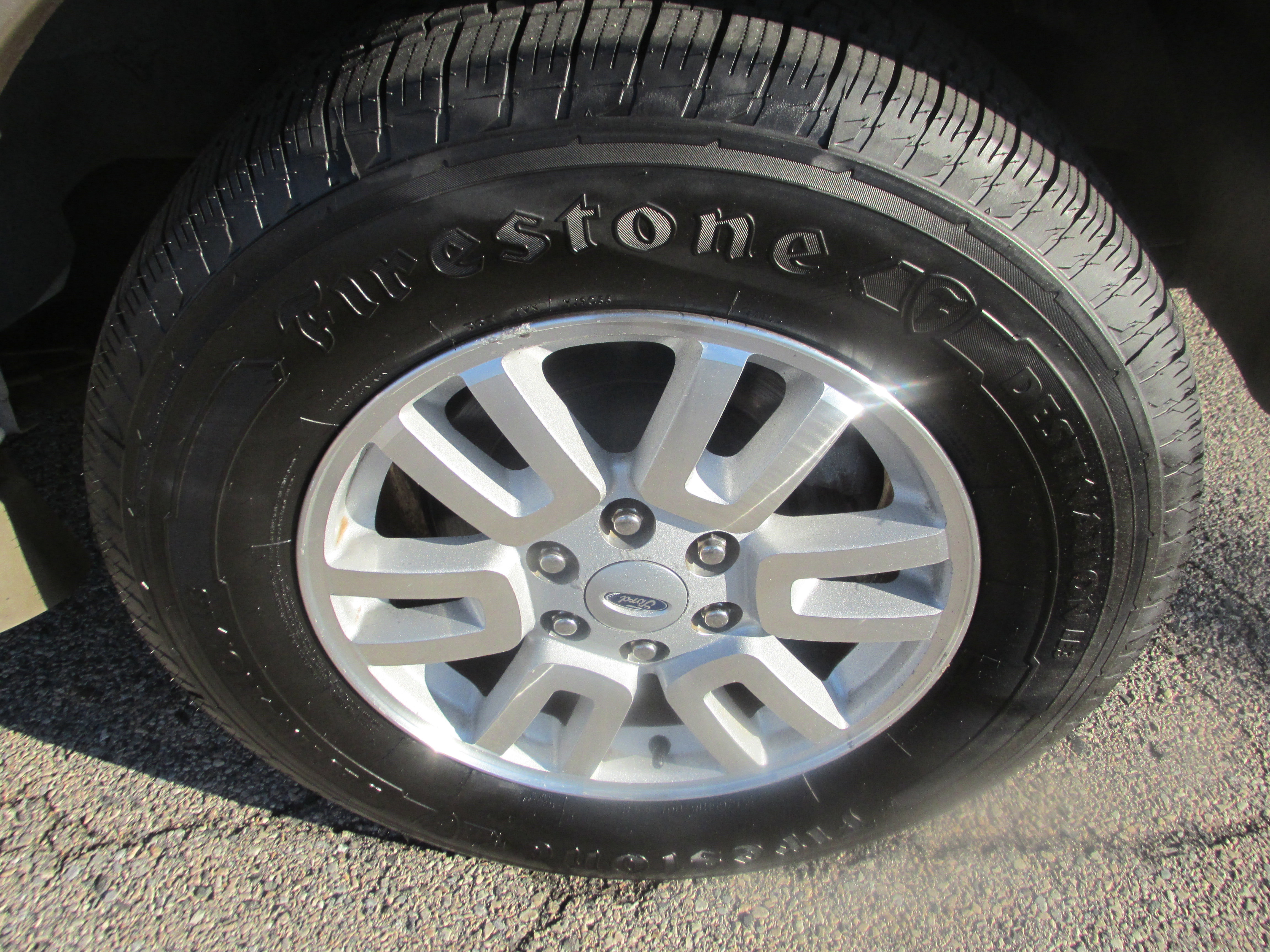 Used 2014 Ford Expedition XLT w/ Equipment Group 202A AWD/4WD image 12