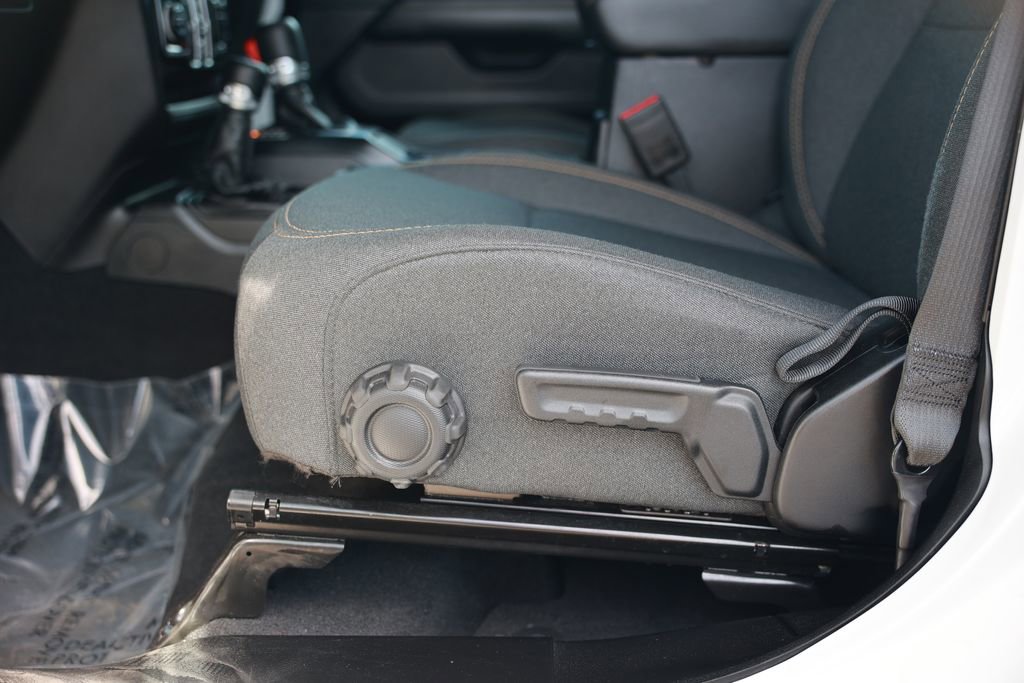 Used 2025 Jeep Wrangler Unlimited Sahara w/ Safety Group image 19