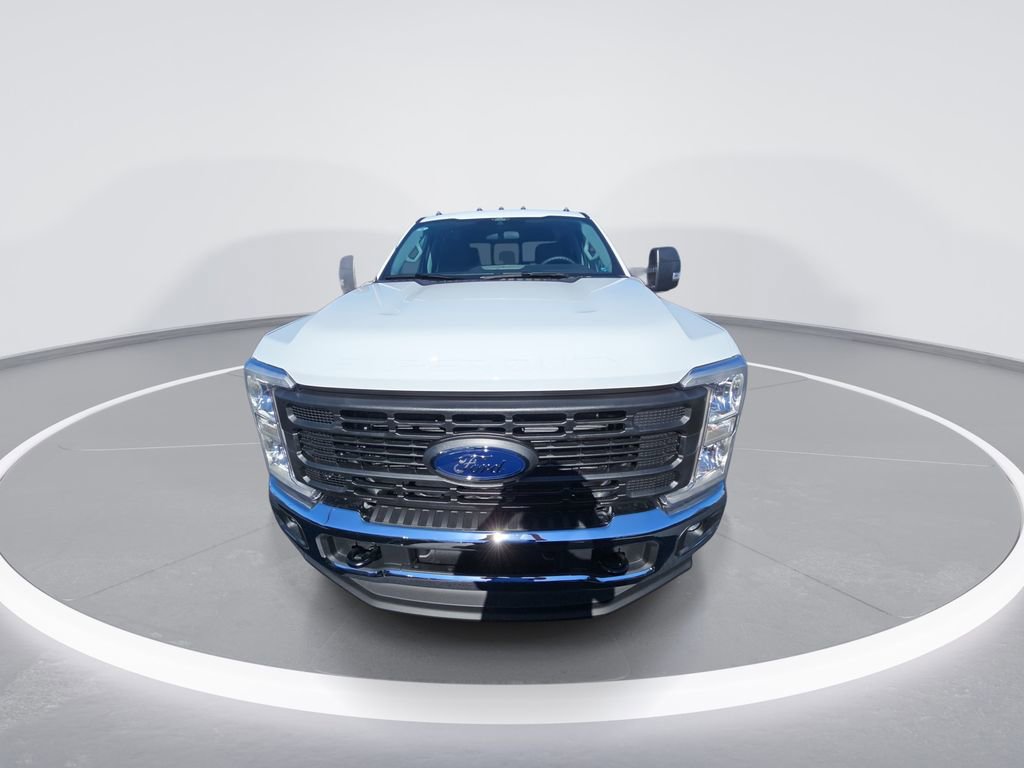 New 2026 Ford F350 XL w/ XL Chrome Package image 3