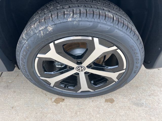 New 2026 Volkswagen Tiguan SE image 11