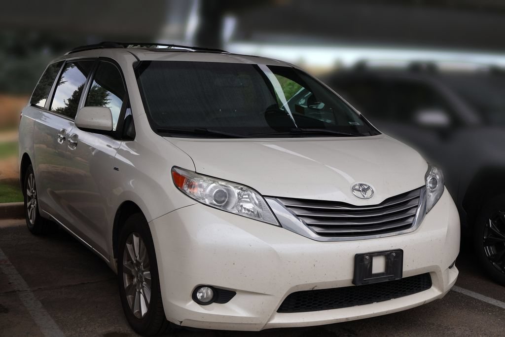 Used 2017 Toyota Sienna XLE Premium AWD/4WD image 12