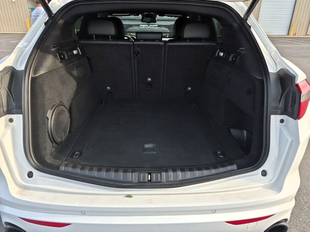 Used 2023 Alfa Romeo Stelvio Estrema AWD/4WD image 17