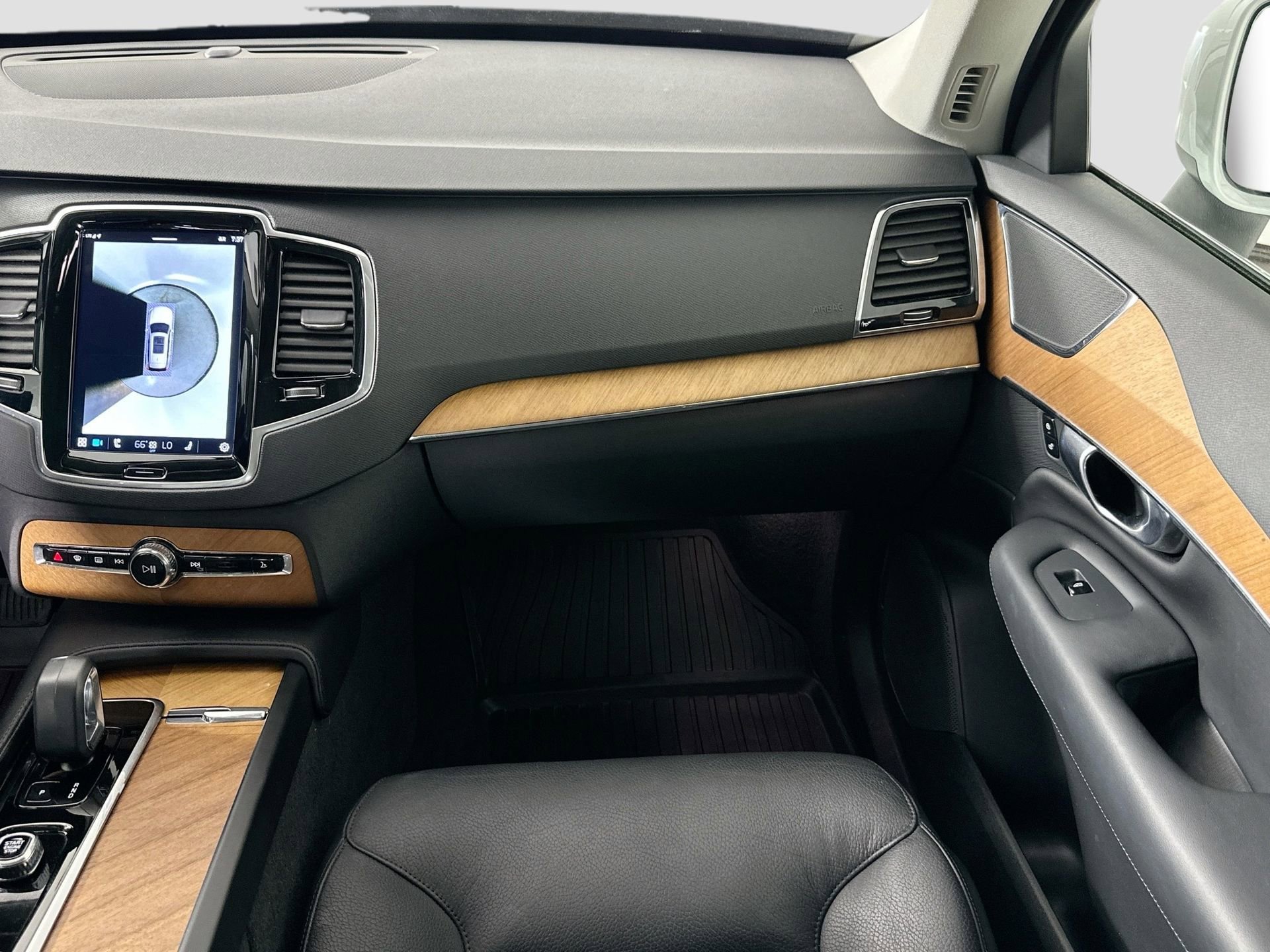 Certified 2023 Volvo XC90 B6 Plus w/ Protection Package Premier image 24