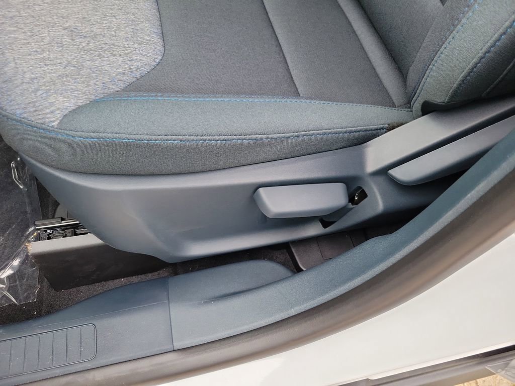 New 2026 Ford Maverick XLT w/ Equipment Group 301A AWD/4WD image 9