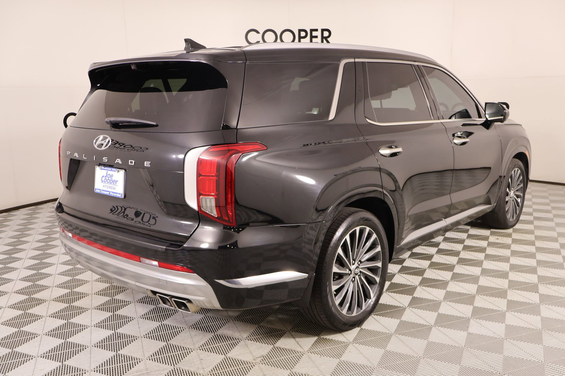 Used 2023 Hyundai Palisade Calligraphy image 24