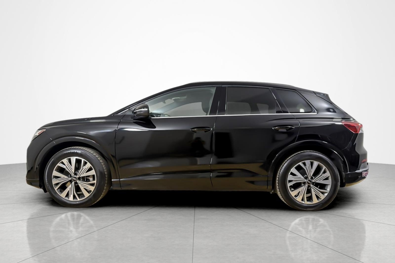 Certified 2023 Audi Q4 e-tron Premium w/ Premium Plus RWD image 2