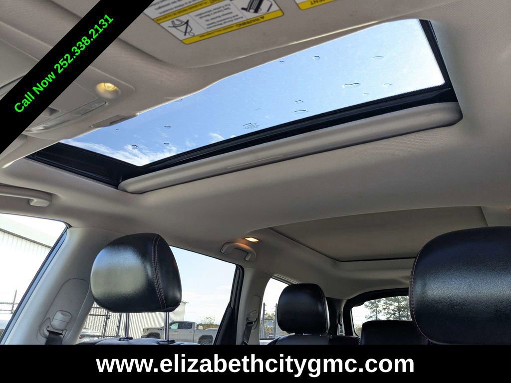 Used 2019 Nissan Pathfinder SL image 25