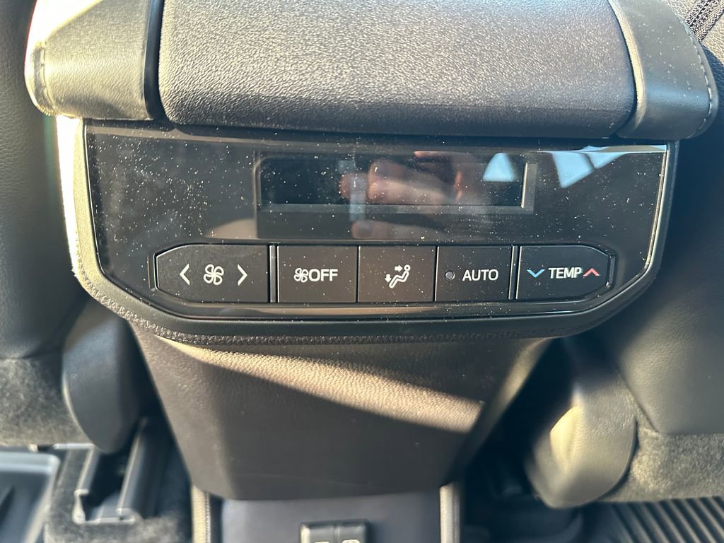 New 2025 Toyota Highlander XLE image 17